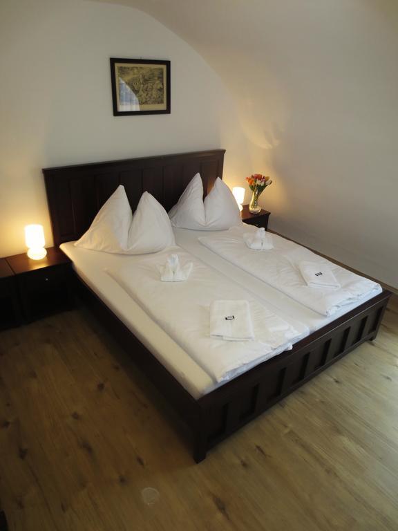 Hotel Hubertus Valtice Zimmer foto