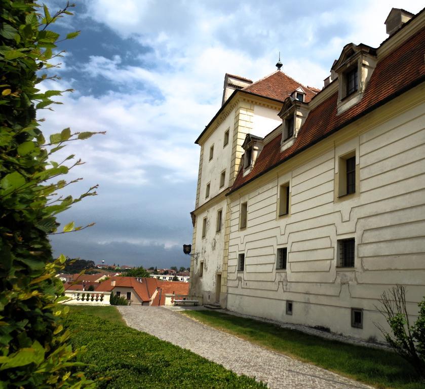 Hotel Hubertus Valtice Exterior foto